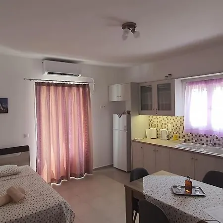 Larinaki's Cozy No1 *